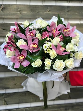 Букет цветов из: Розы и Хризантемы в Комсомольское Чувашия