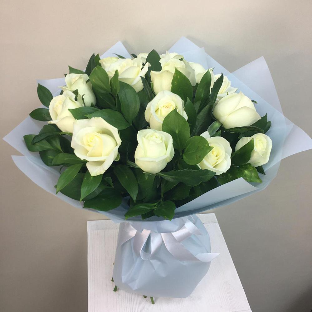 Букет 15 Белых роз Проуд в Комсомольское Чувашия