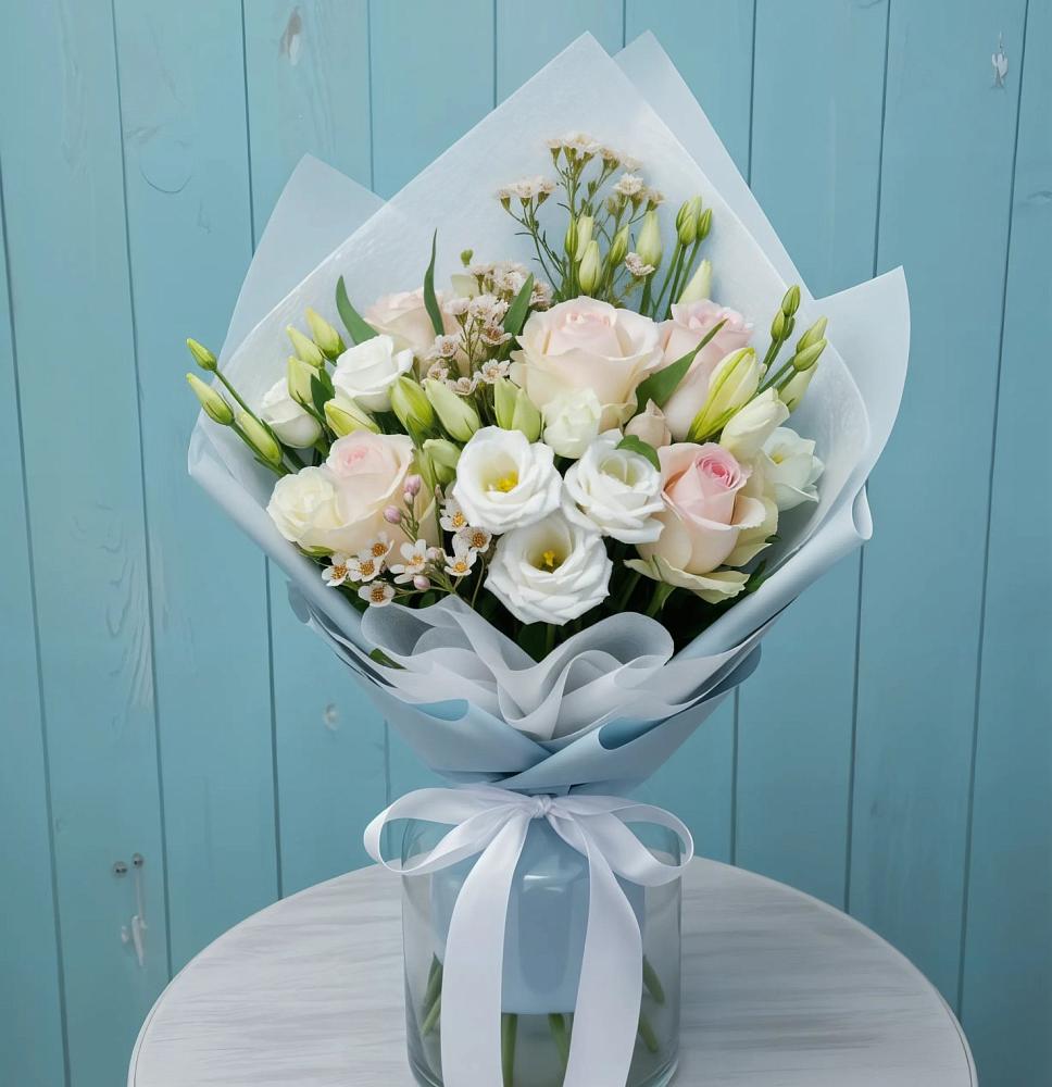 Букет цветов из: Розы и Лизиантусы в Комсомольское Чувашия