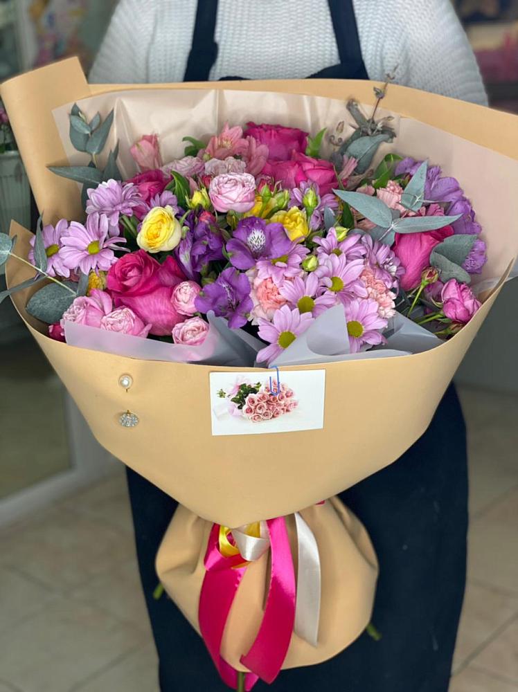 Букет цветов из: Хризантемы, Гвоздики и Альстромерии в Комсомольское Чувашия