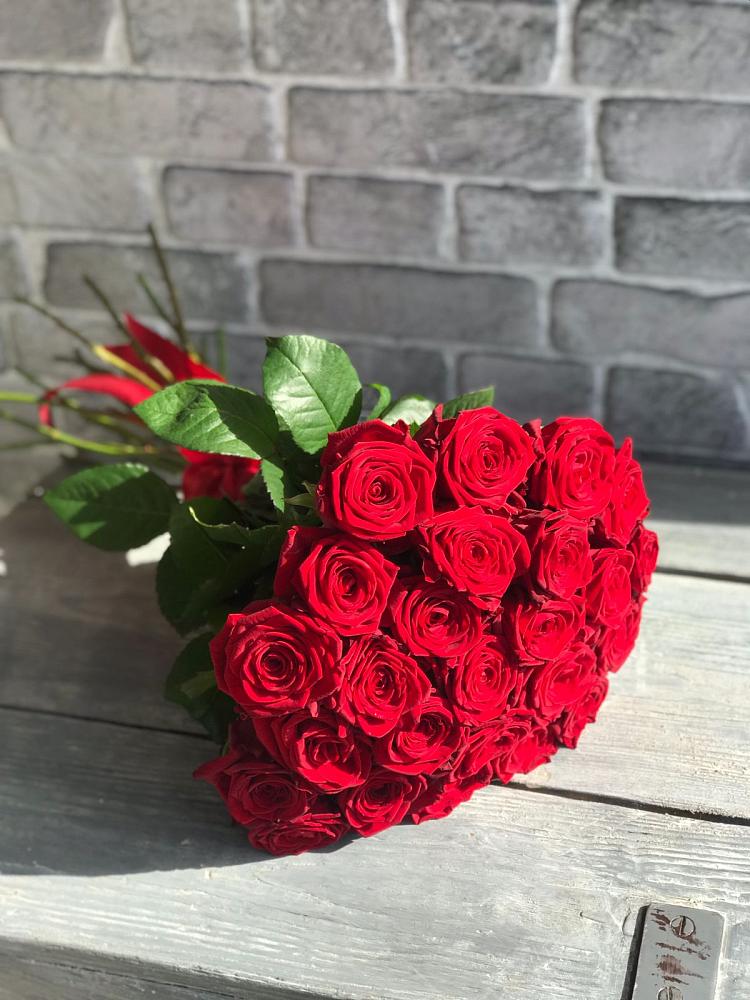 Букет Красные розы Фридом в Комсомольское Чувашия