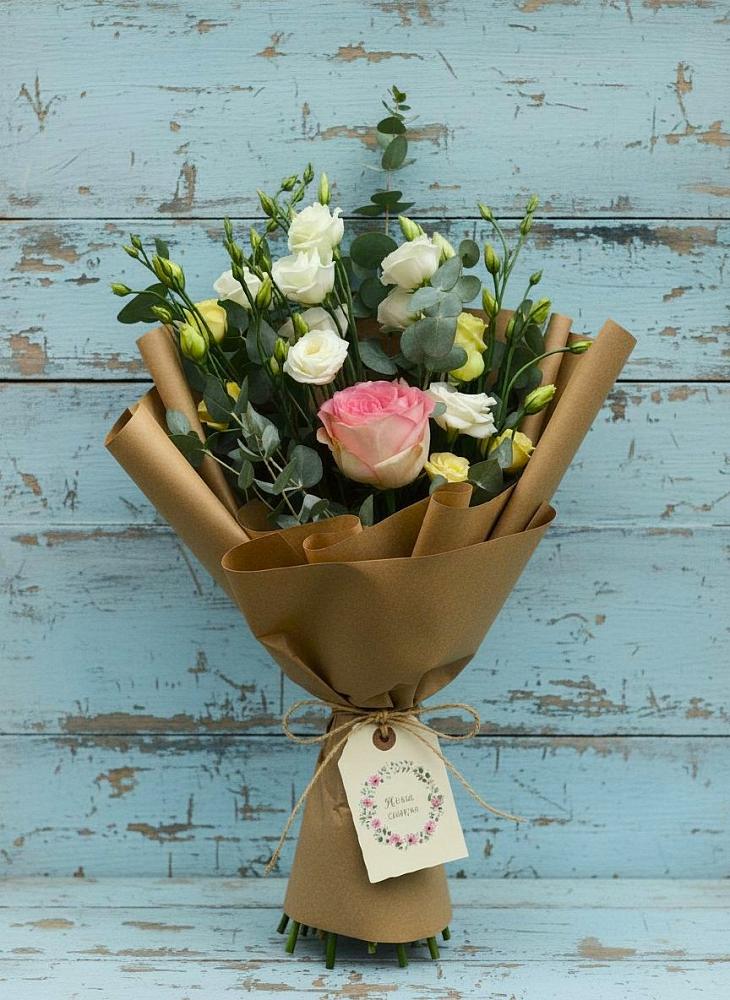 Букет цветов из: Розы и Лизиантусы в Комсомольское Чувашия