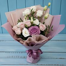 Букет цветов из:  Розы и Лизиантусы в Комсомольское Чувашия
