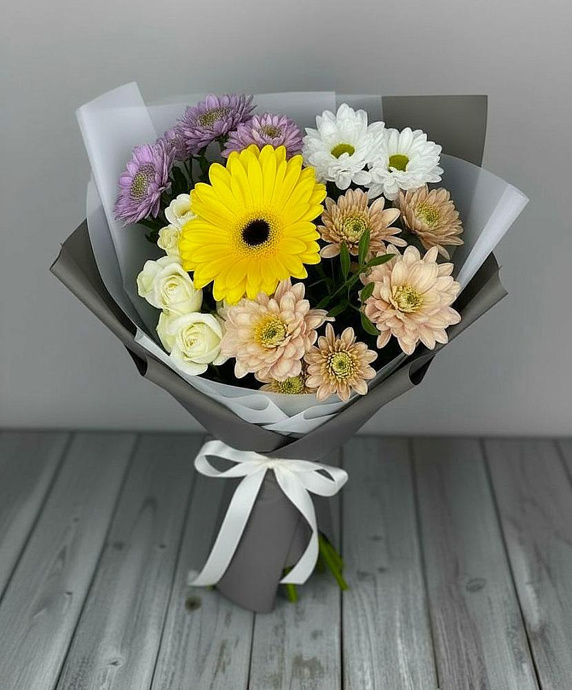 Букет цветов из: Розы, Герберы и Хризантемы в Комсомольское Чувашия