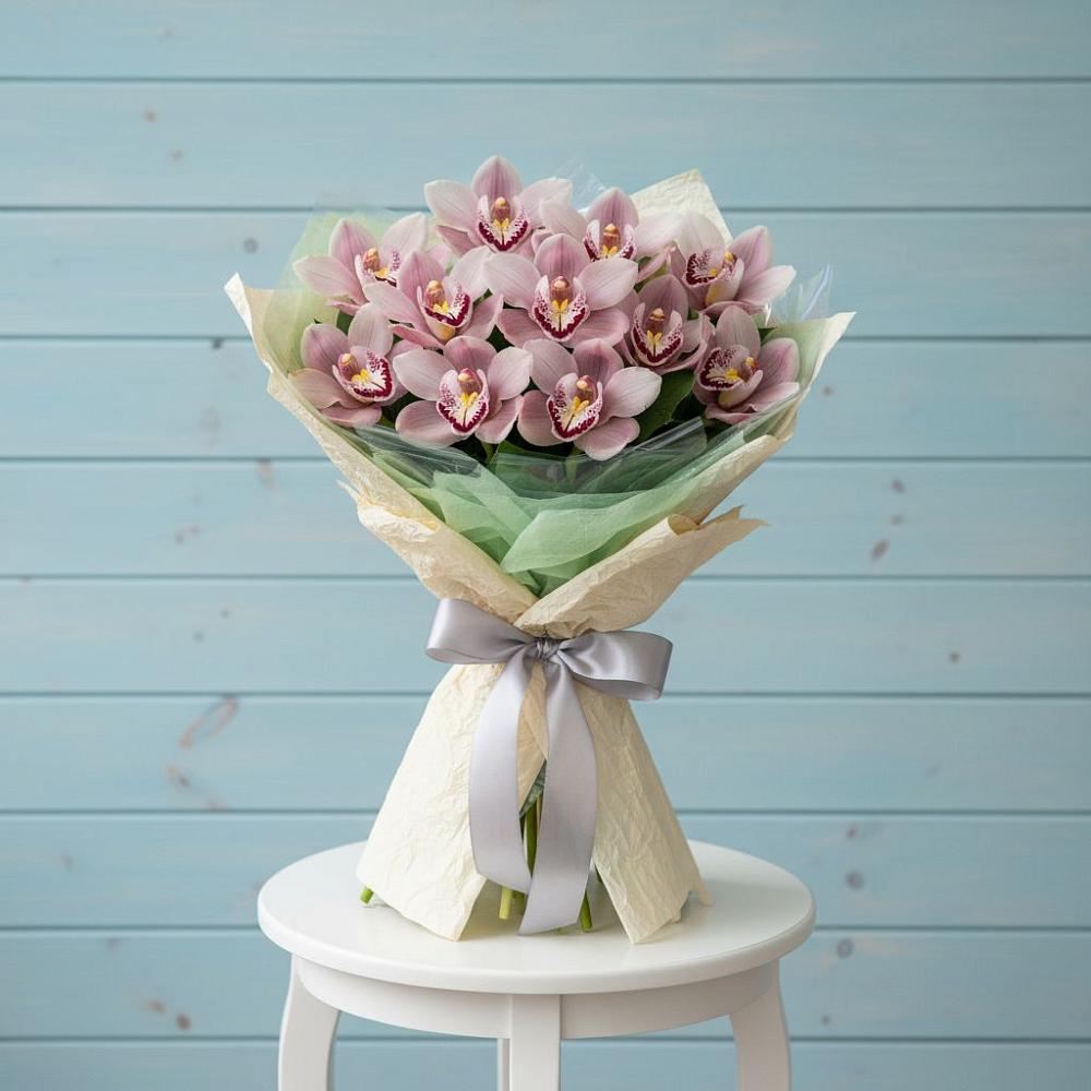 Букет цветов из: Орхидеи и Розы в Комсомольское Чувашия