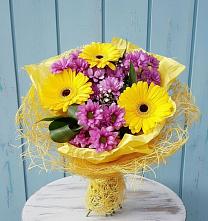 Букет цветов из:  Хризантемы и Герберы в Комсомольское Чувашия