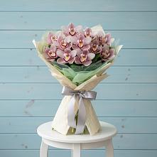 Букет цветов из:  Орхидеи и Розы в Комсомольское Чувашия