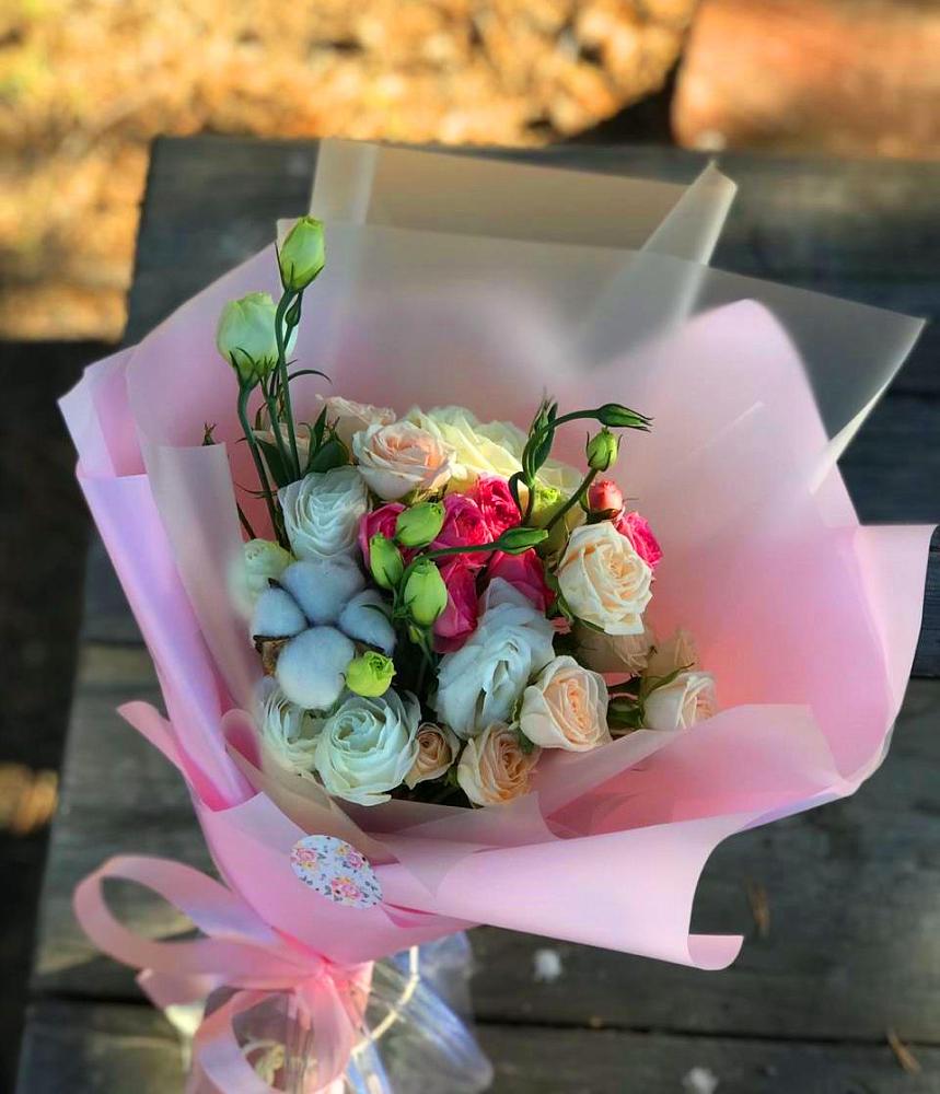 Букет цветов из: Розы и Лизиантусы в Комсомольское Чувашия