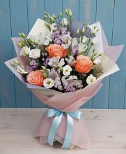 Букет цветов из:  Лизиантусы, Розы, Альстромерии и Гипсофила в Комсомольское Чувашия
