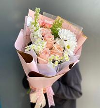 Букет цветов из:  Хризантемы и Розы в Комсомольское Чувашия