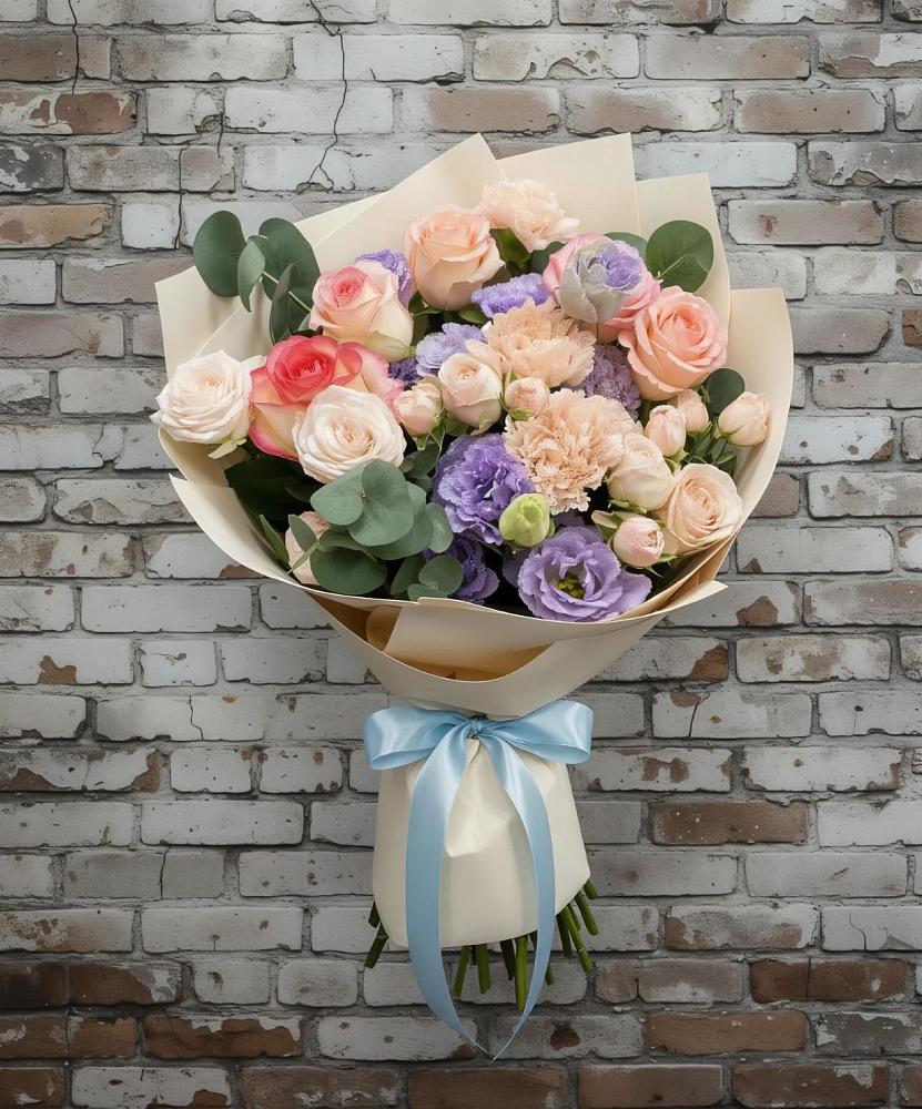 Букет цветов из: Розы, Лизиантусы и Гвоздики в Комсомольское Чувашия