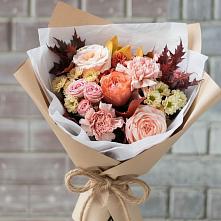 Букет цветов из:  Гвоздики, Хризантемы и Розы в Комсомольское Чувашия