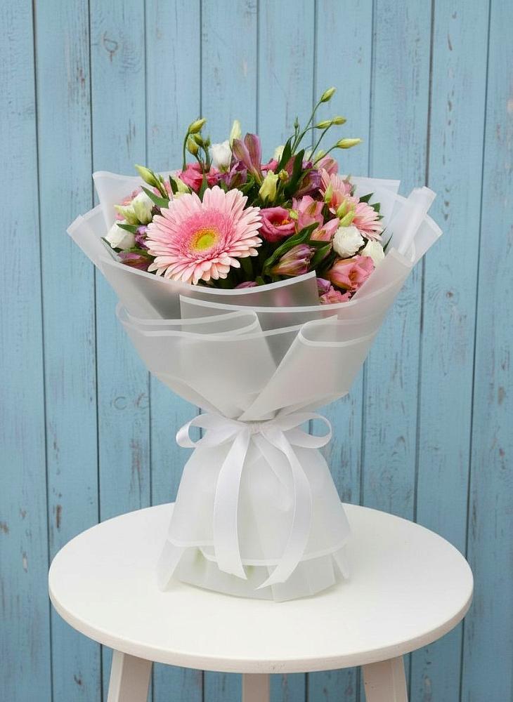 Букет цветов из: Герберы, Альстромерии и Лизиантусы в Комсомольское Чувашия