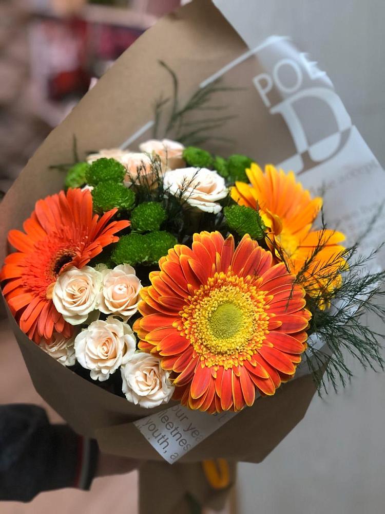 Букет цветов из: Герберы, Хризантемы и Розы в Комсомольское Чувашия