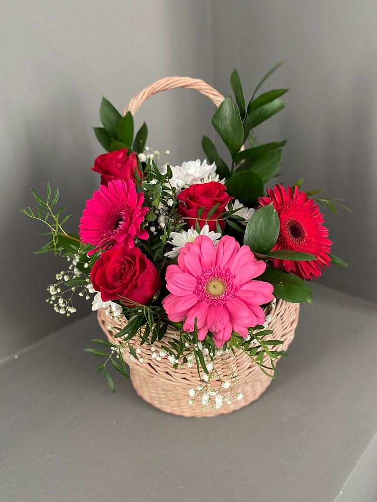 Цветочная композиция из Розы, Хризантемы и Герберы в корзине в Комсомольское Чувашия