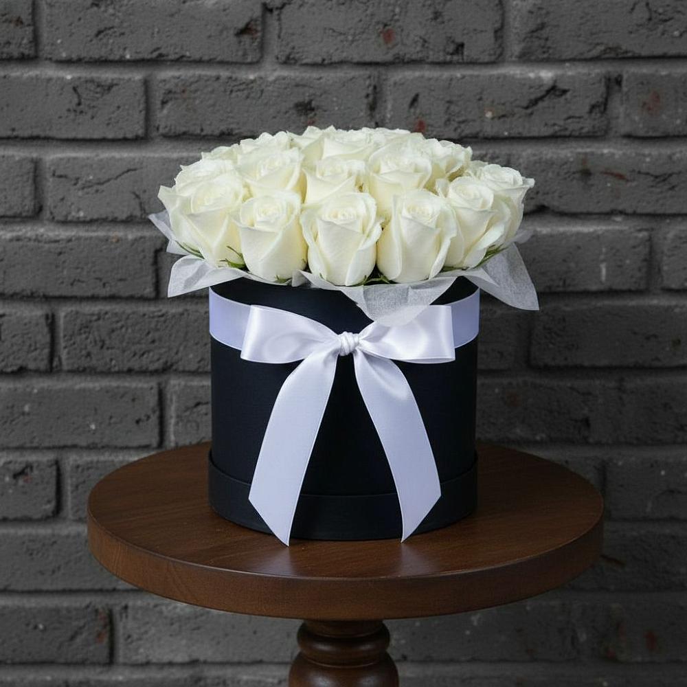 Цветочная композиция из Розы в шляпной коробке в Комсомольское Чувашия