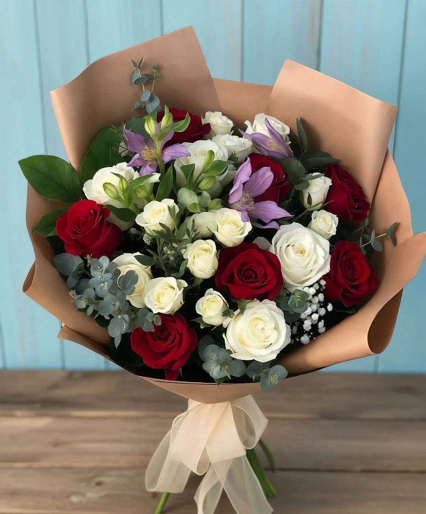 Букет цветов из: Розы и Альстромерии в Комсомольское Чувашия