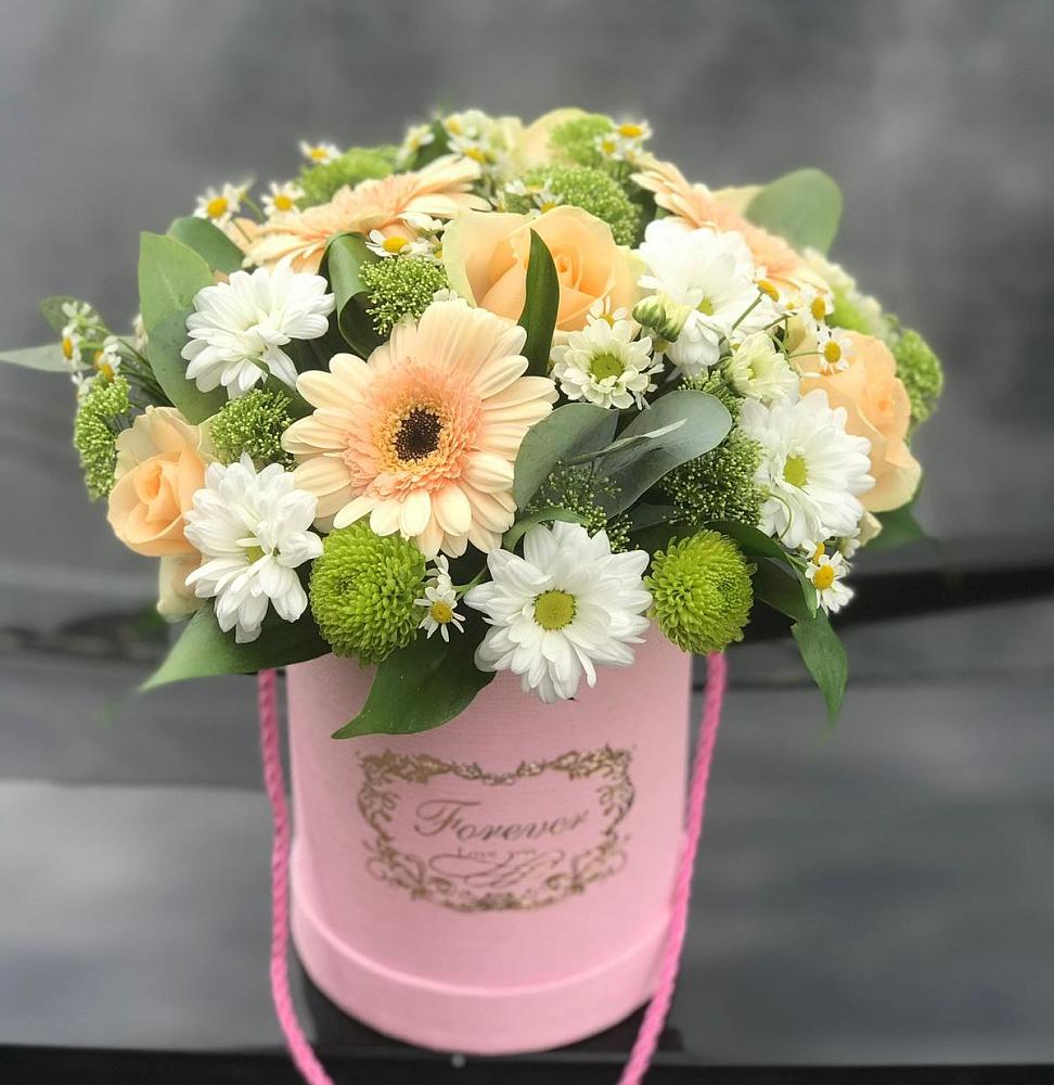 Цветочная композиция из Розы, Герберы и Хризантемы в шляпной коробке в Комсомольское Чувашия