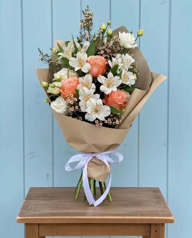 Букет цветов из: Альстромерии, Лизиантусы, Розы и Хризантемы в Комсомольское Чувашия