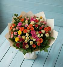 Букет Микс из разноцветных кустовых роз в Комсомольское Чувашия