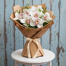 Букет цветов из:  Орхидеи и Розы в Комсомольское Чувашия