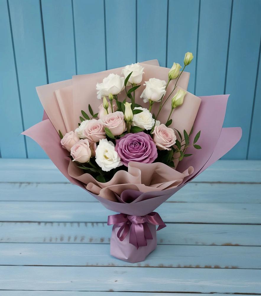 Букет цветов из: Розы и Лизиантусы в Комсомольское Чувашия